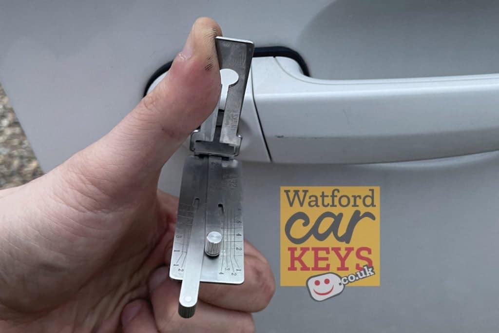 auto locksmith north London